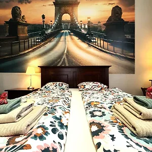 https://liana-luxury-and-central-flat.inbudapesthotels.com